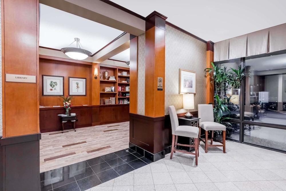 Clarion Hotel & Suites Mount Laurel Esterno foto