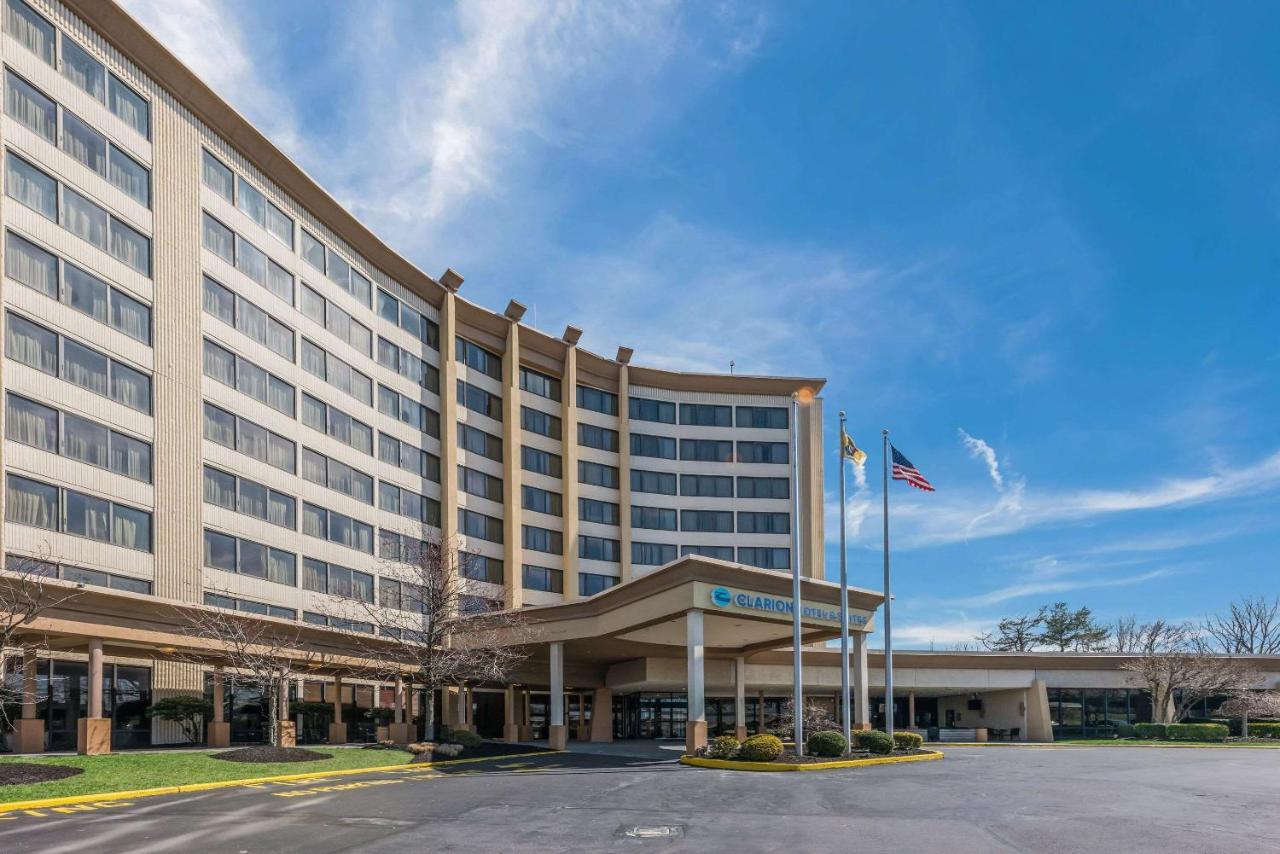 Clarion Hotel & Suites Mount Laurel Esterno foto