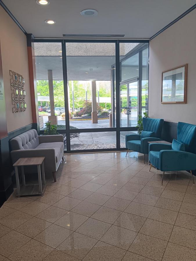 Clarion Hotel & Suites Mount Laurel Esterno foto