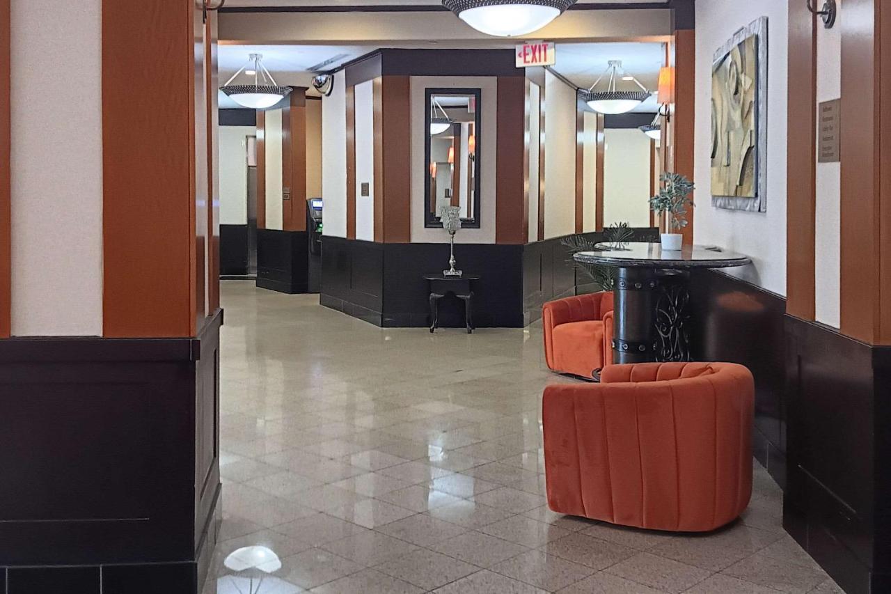 Clarion Hotel & Suites Mount Laurel Esterno foto