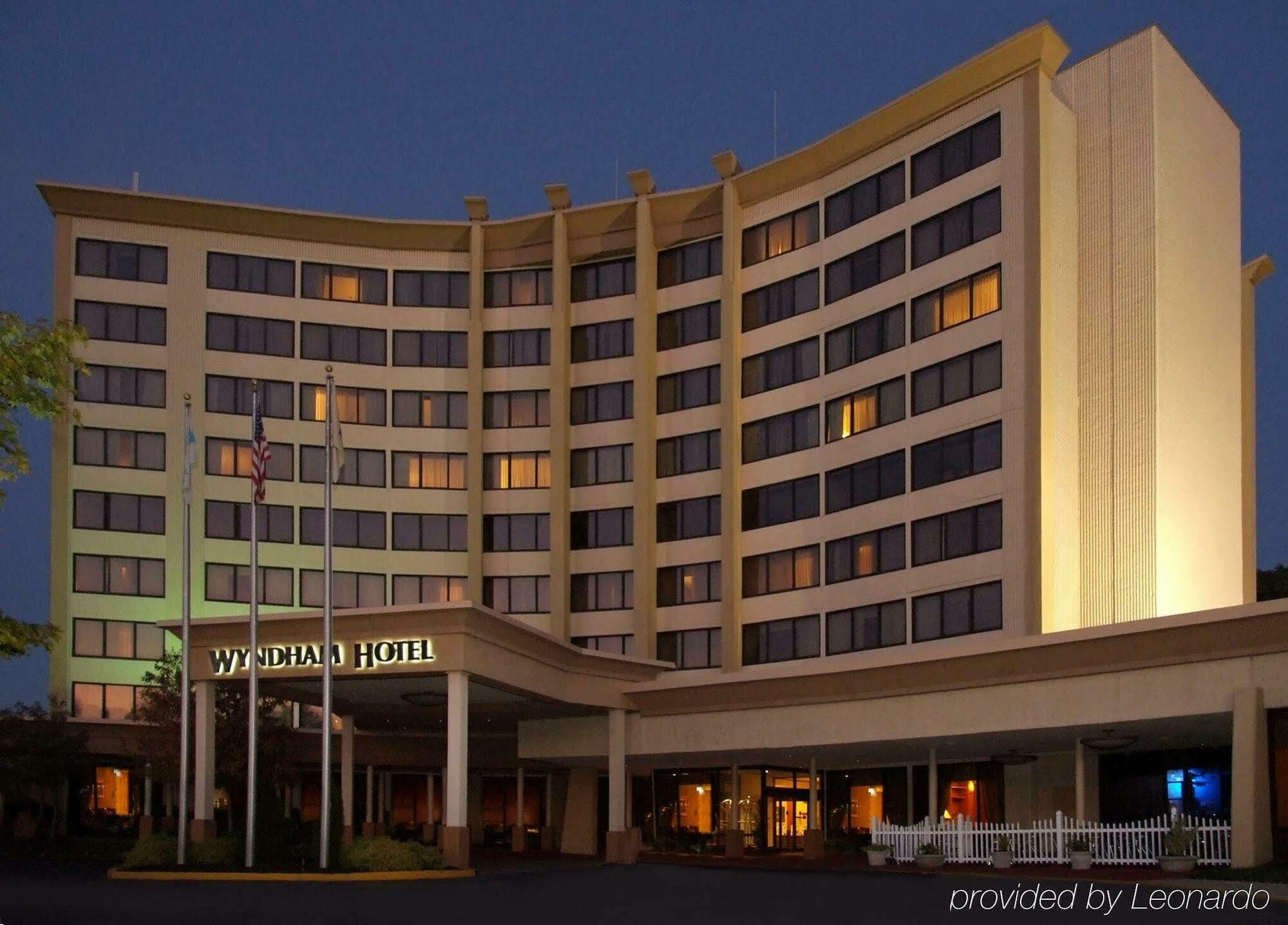 Clarion Hotel & Suites Mount Laurel Esterno foto